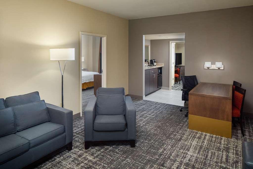 Embassy Suites By Hilton Laredo Chambre photo