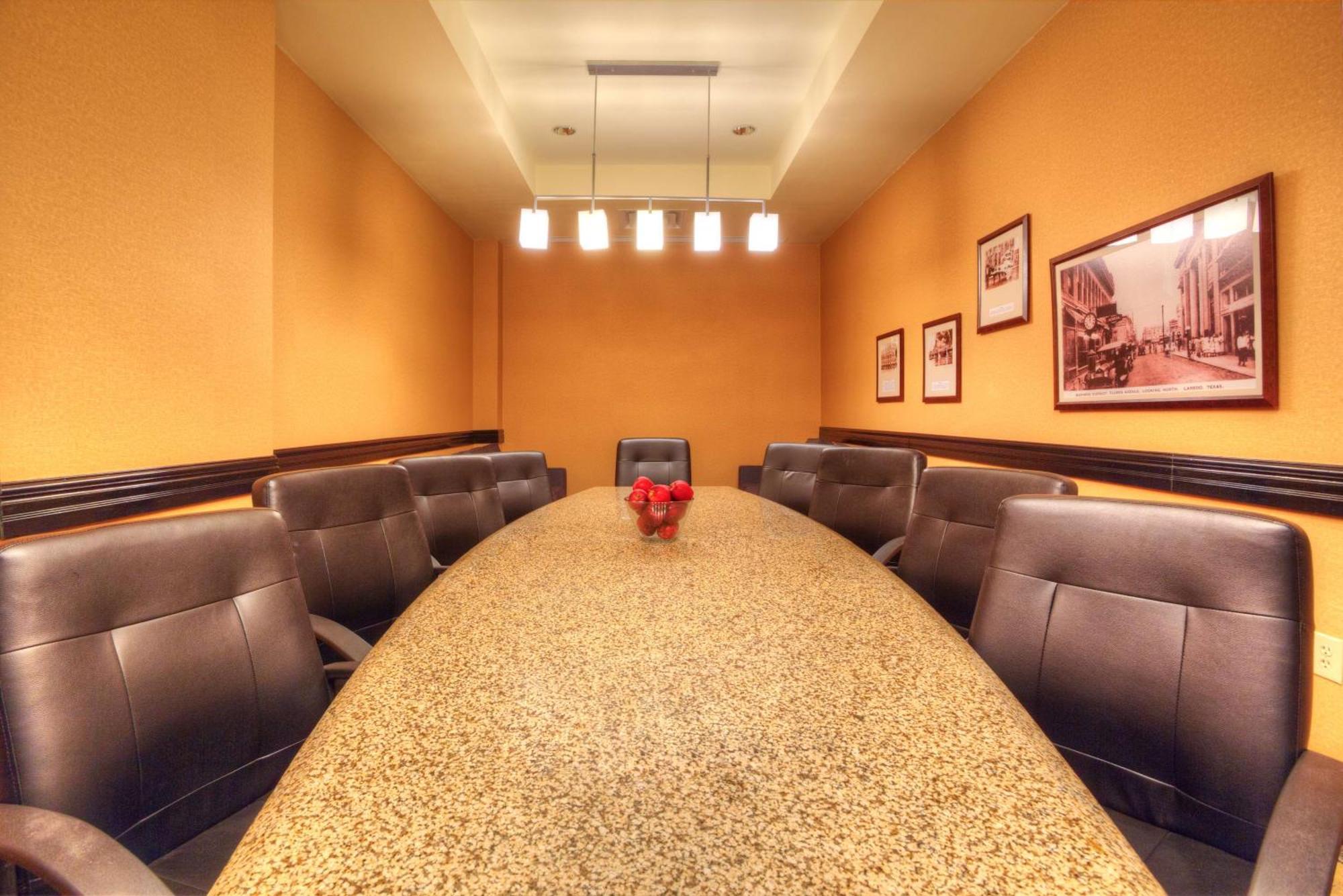 Embassy Suites By Hilton Laredo Extérieur photo
