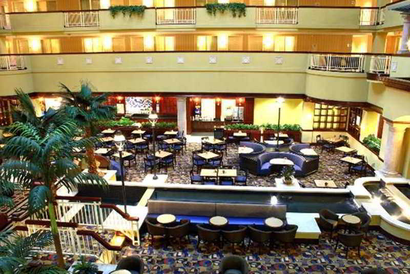 Embassy Suites By Hilton Laredo Extérieur photo