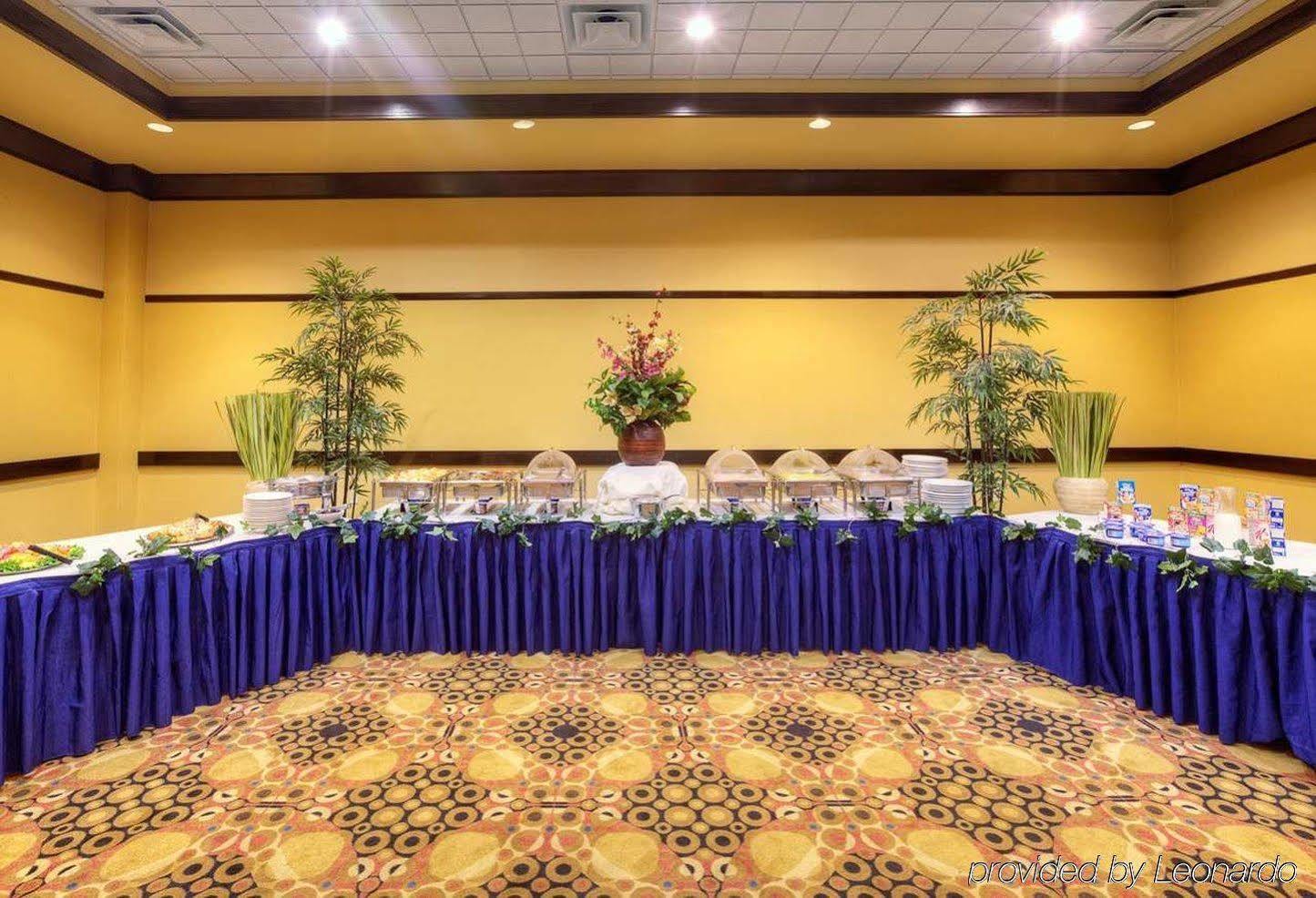 Embassy Suites By Hilton Laredo Extérieur photo